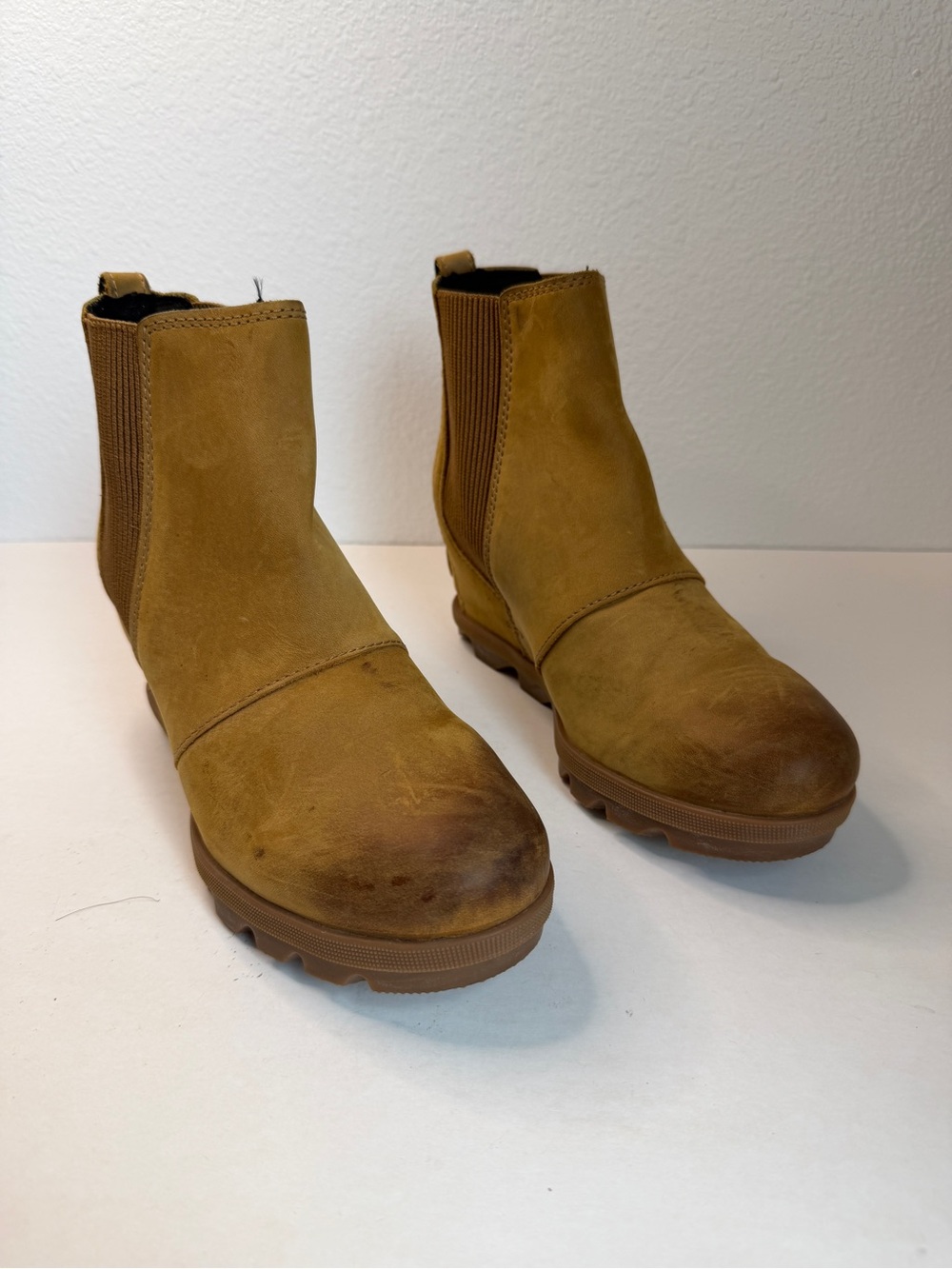 Sorel Joan of Arctic Wedge II Brown Camel Leather Chelsea Boot Size 8.5